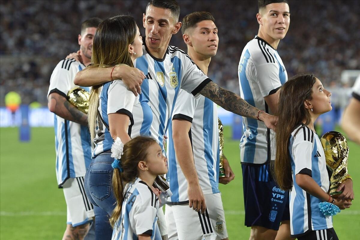 定了;球王坐镇，巨星全到，阿根廷奢华中国行!票价直逼世界杯。