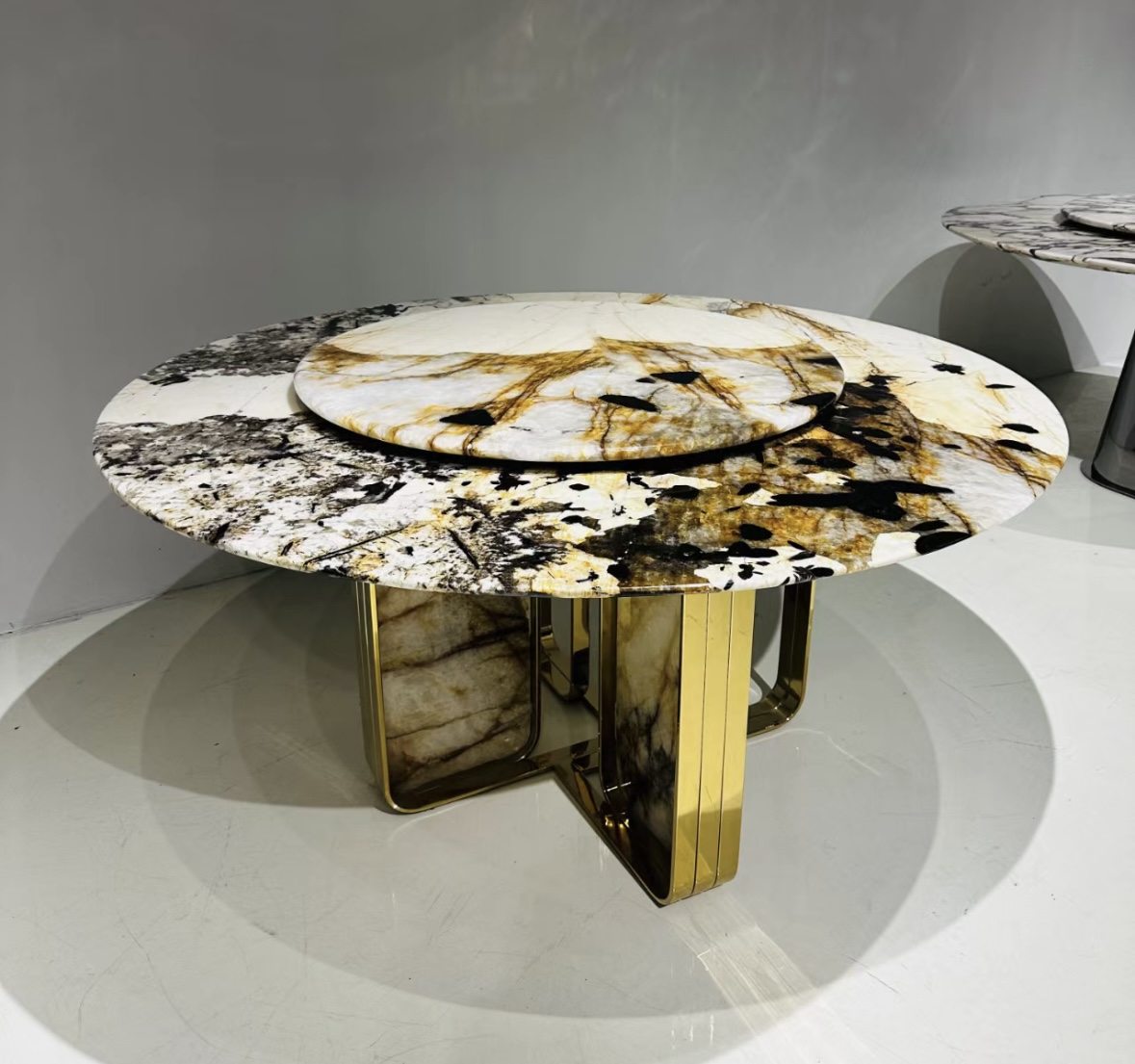 换了1次餐桌，终于清楚了3000元岩板餐桌和5000元大理石桌的区别