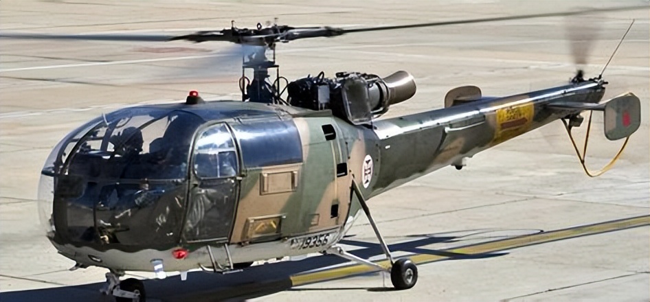 小国研发的战斗机,小国装备