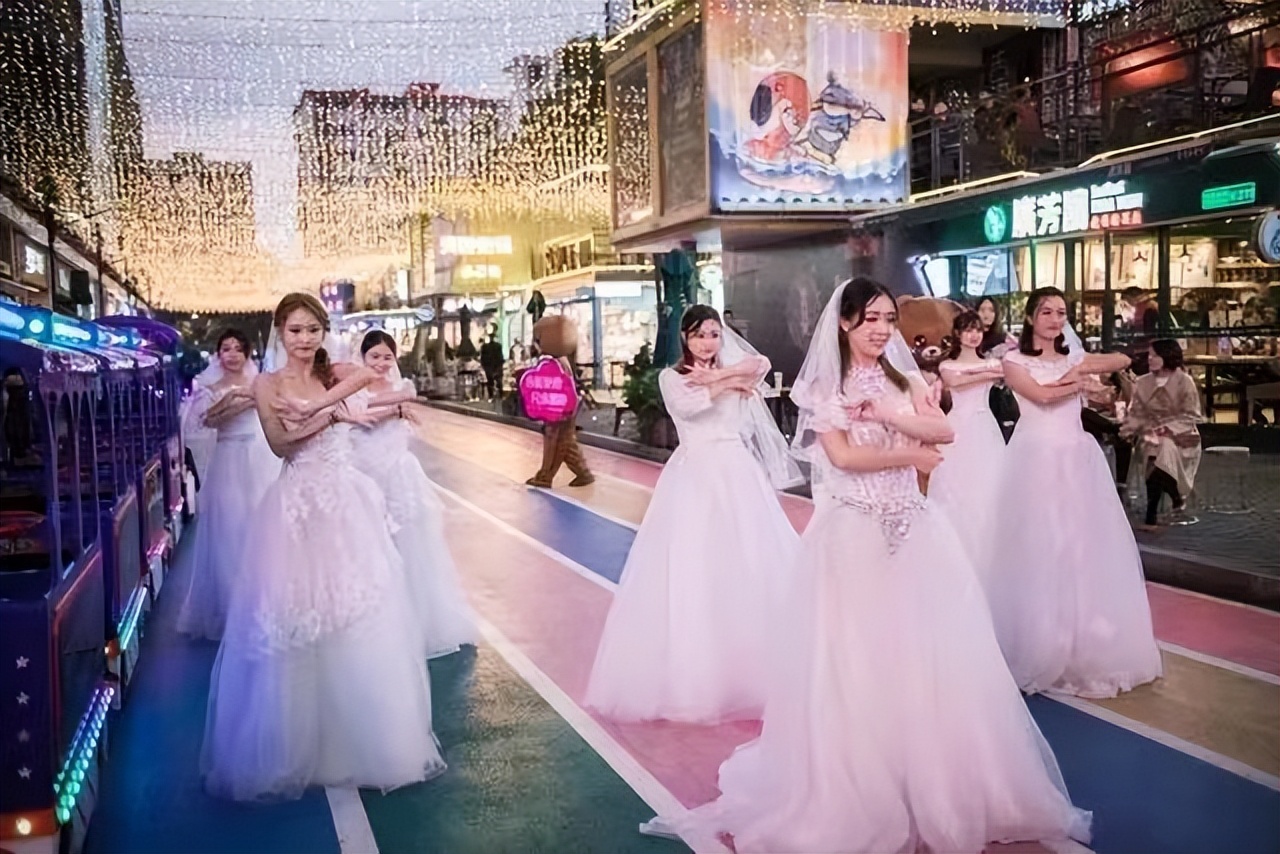 限定“蜜”籍请查收！夏yeah派对，来碧湖万达邂逅N种心动瞬间