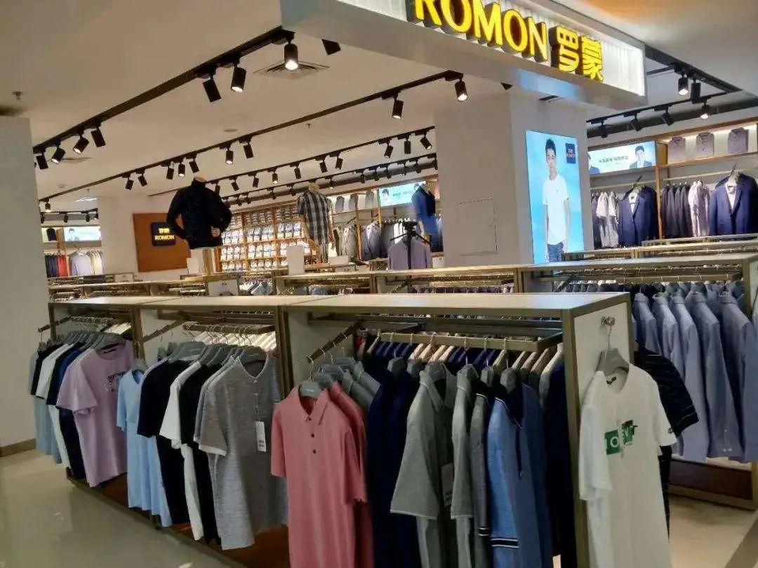 周杰伦美特斯邦威冲锋衣,美特斯邦威为啥不用周杰伦