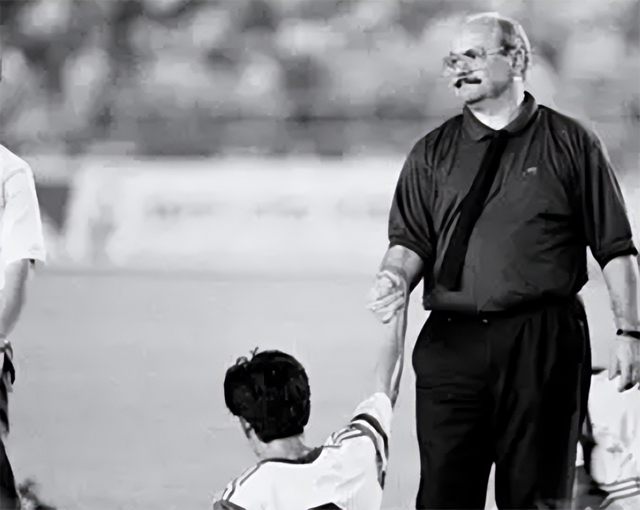 “国际*子骗**”施拉普纳：万人吹捧上春晚，球队爆冷万人嫌