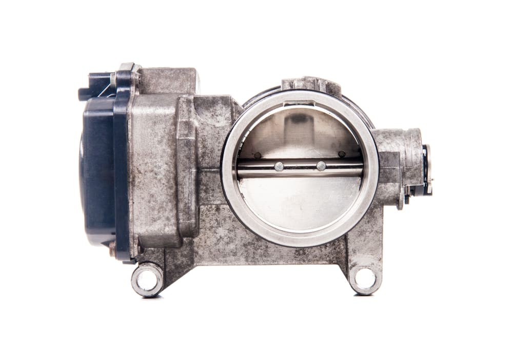 汽车发动机抖动怠速高怎么回事,发动机怠速高和电瓶有关系吗