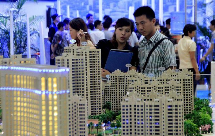 明年房地产先抑后扬,明年房地产发展要稳中求进