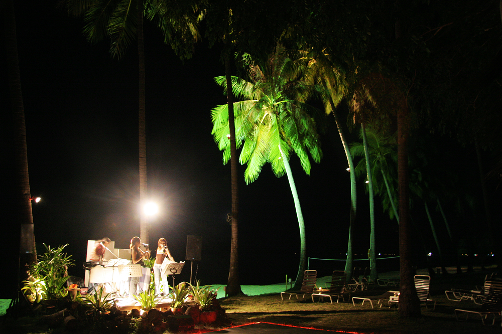 11月马来西亚旅游兰卡威,面向大海春暖花开英语朗读