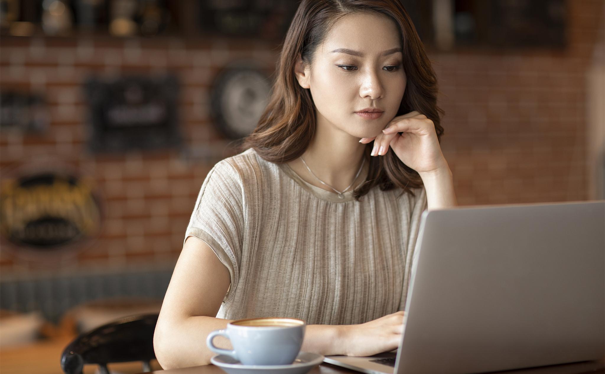 丈夫把情人安排进家里当保姆,老公把情人请回家当保姆