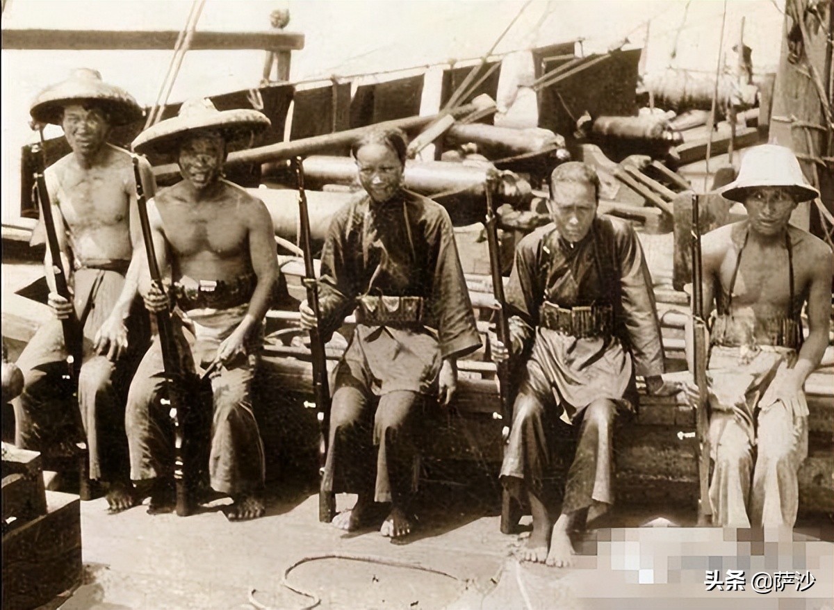 游轮抢劫案23人被杀,海盗抢劫杀害船员