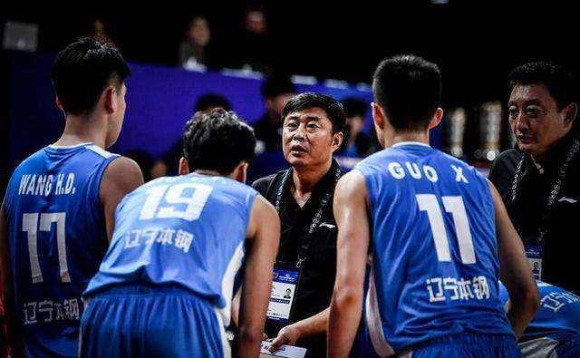 辽宁男篮第一帅哥杨鸣,2017-2018辽宁男篮杨鸣