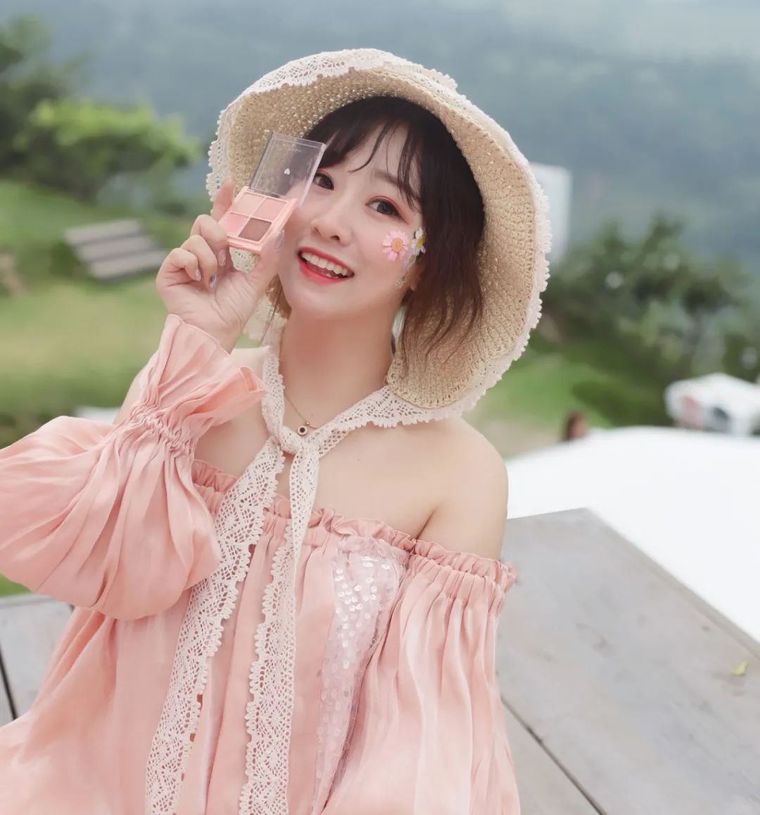 从小代购到年入几千万，大宝的青春里事业爱情双丰收