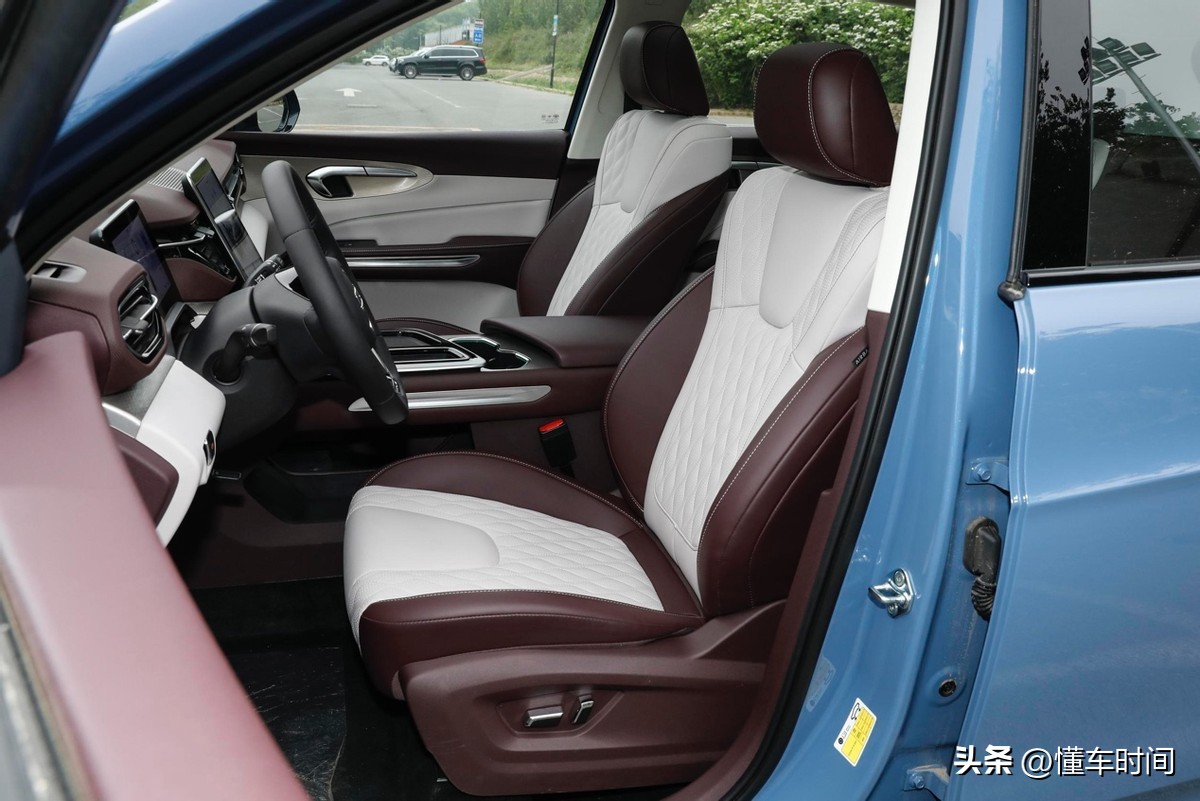 能够让你随心选装的一汽奔腾t90,奔腾t90豪华与性能的完美结合