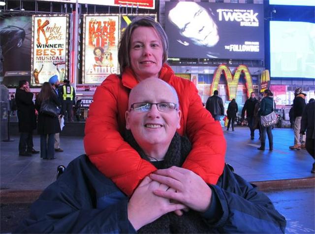 英国男子身高185体重只有120斤,英国男人体重600斤