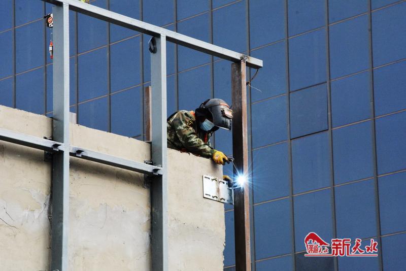 稳经济保增长惠民生促发展,稳经济促发展真抓实干