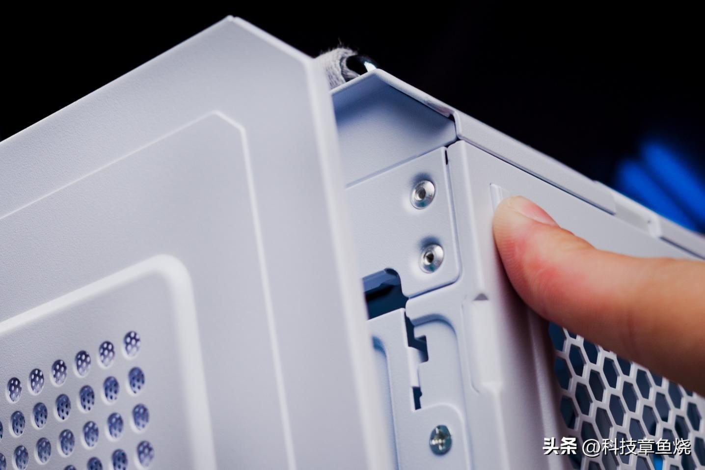 华硕tuf502无界版一样的机箱,华硕tuf502机箱值得买吗