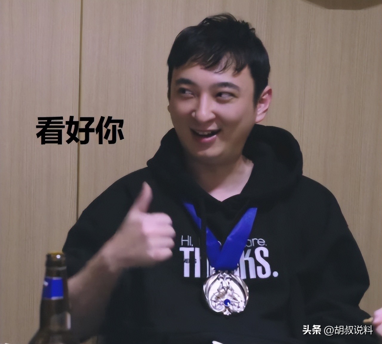 王健林被采访负债视频,王健林之子王思聪现在的情况如何