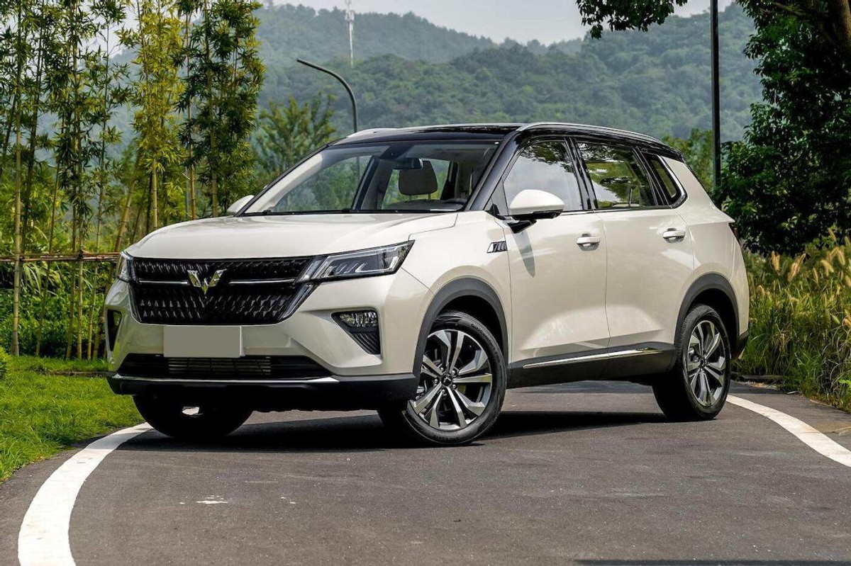 五菱星辰混动版10.98万值不值得买,五菱星辰手动挡低配五座落地价