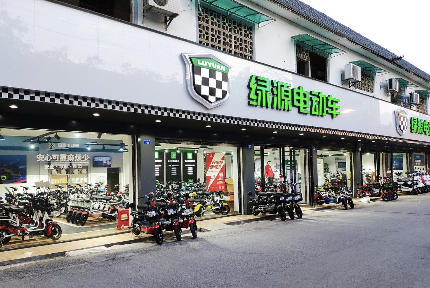 九号电动车对比小牛电动车哪个好,3000块小牛和九号电动车哪个好