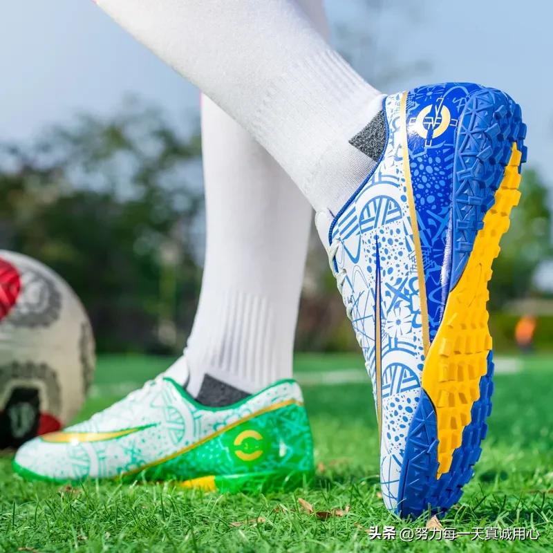 中大童8-15岁足球鞋硬钉,39.5码碎钉足球鞋