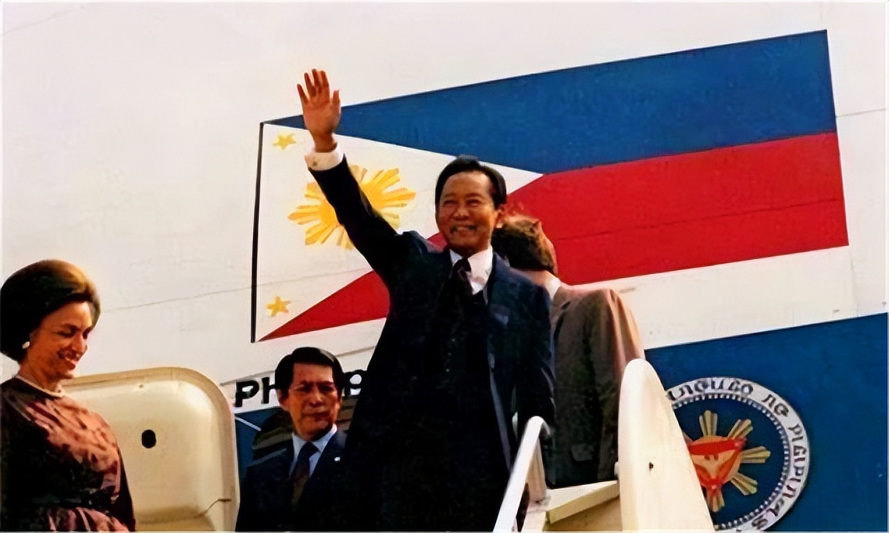 世界第一巨贪：家藏数吨黄金，拥有29架私人飞机，拖垮一国经济