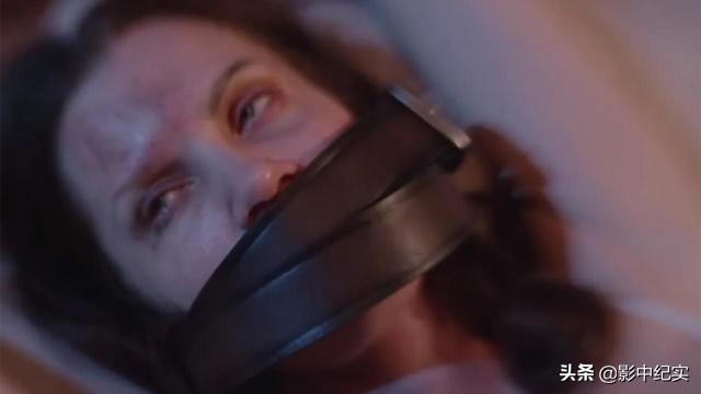 她被下药囚禁到地下室，当众多人*奴性**，报警后英国警方：你穿多少