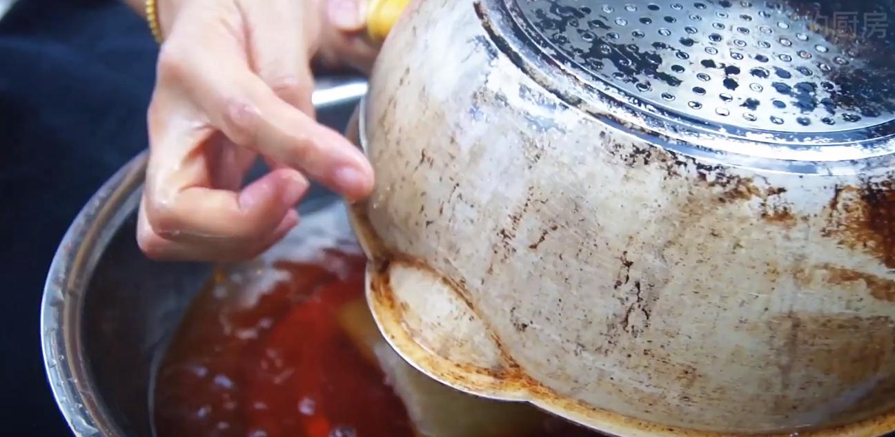 家里锅底黑垢难清除有什么好办法,不锈钢锅怎么清洗锅底污渍