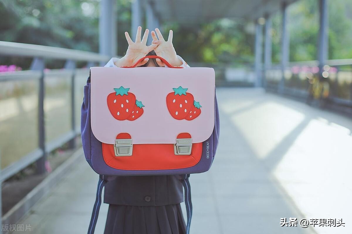 毕业离别文案短句送朋友,毕业离别诗句表达离别情感