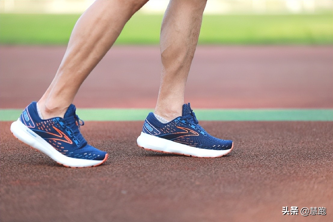 什么样的跑鞋能提高速度,适合日常跑步训练的跑鞋