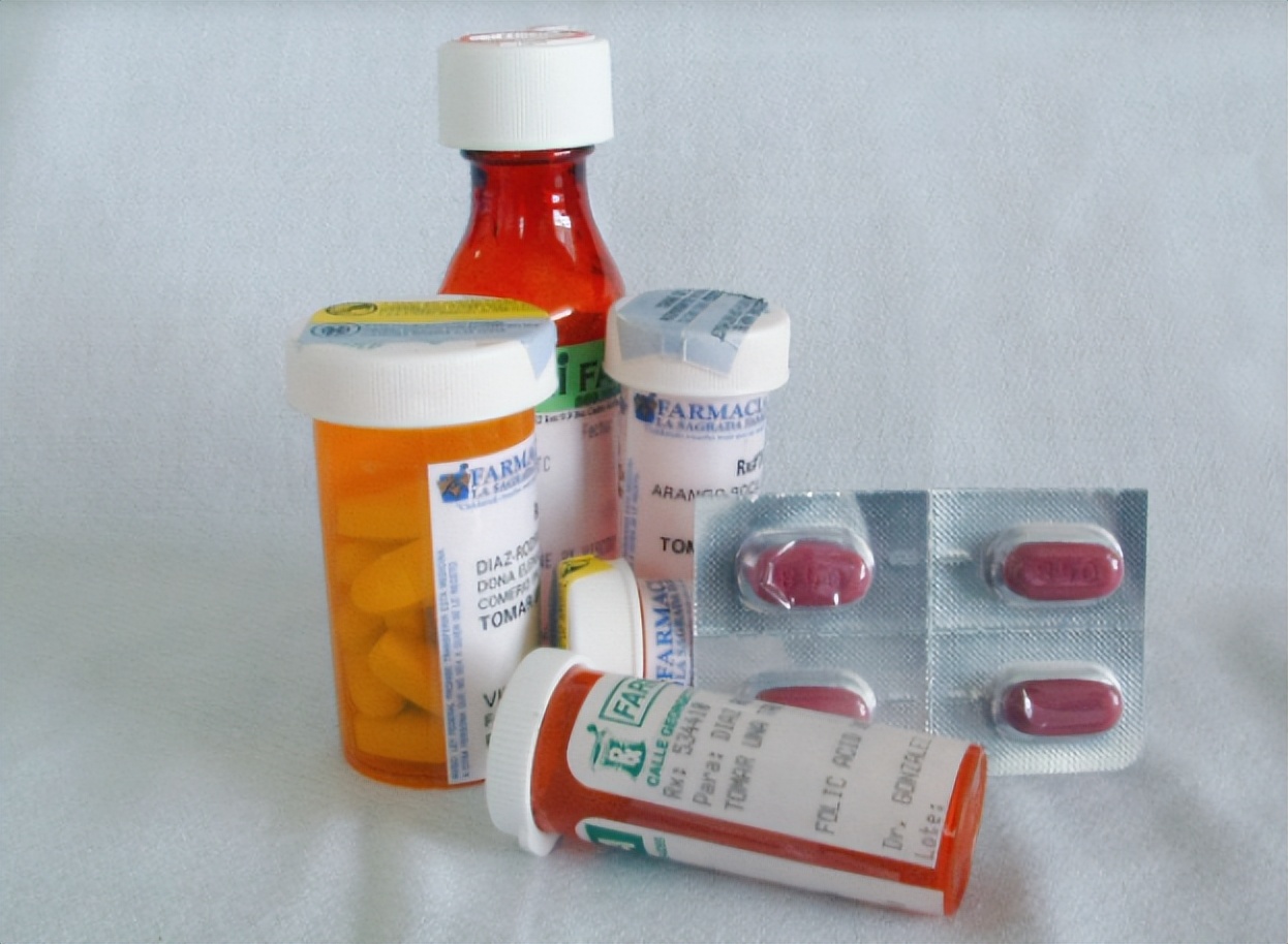 药可以直接吃吗,胶囊的药能拆开吃吗