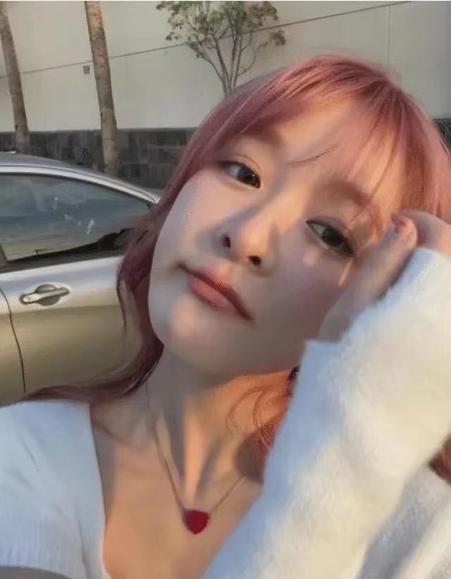 徐娇露脐装高清图片,徐娇的穿衣打扮