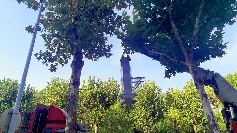 首台国产KAWAI大腔体HTHP压机成功交付