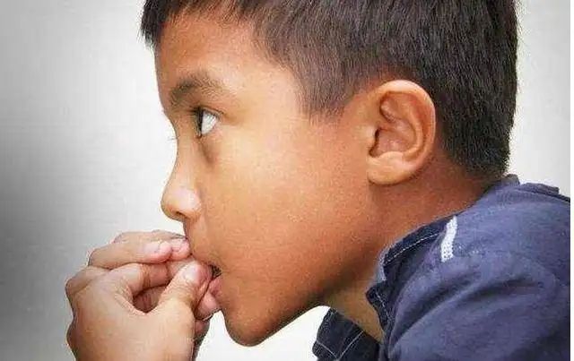 咬指甲是一种病吗,经常咬指甲有什么危害吗