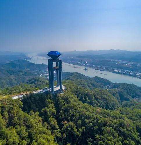 中国旅游地理桂林漓江主要风景区,梧州交通旅游地图