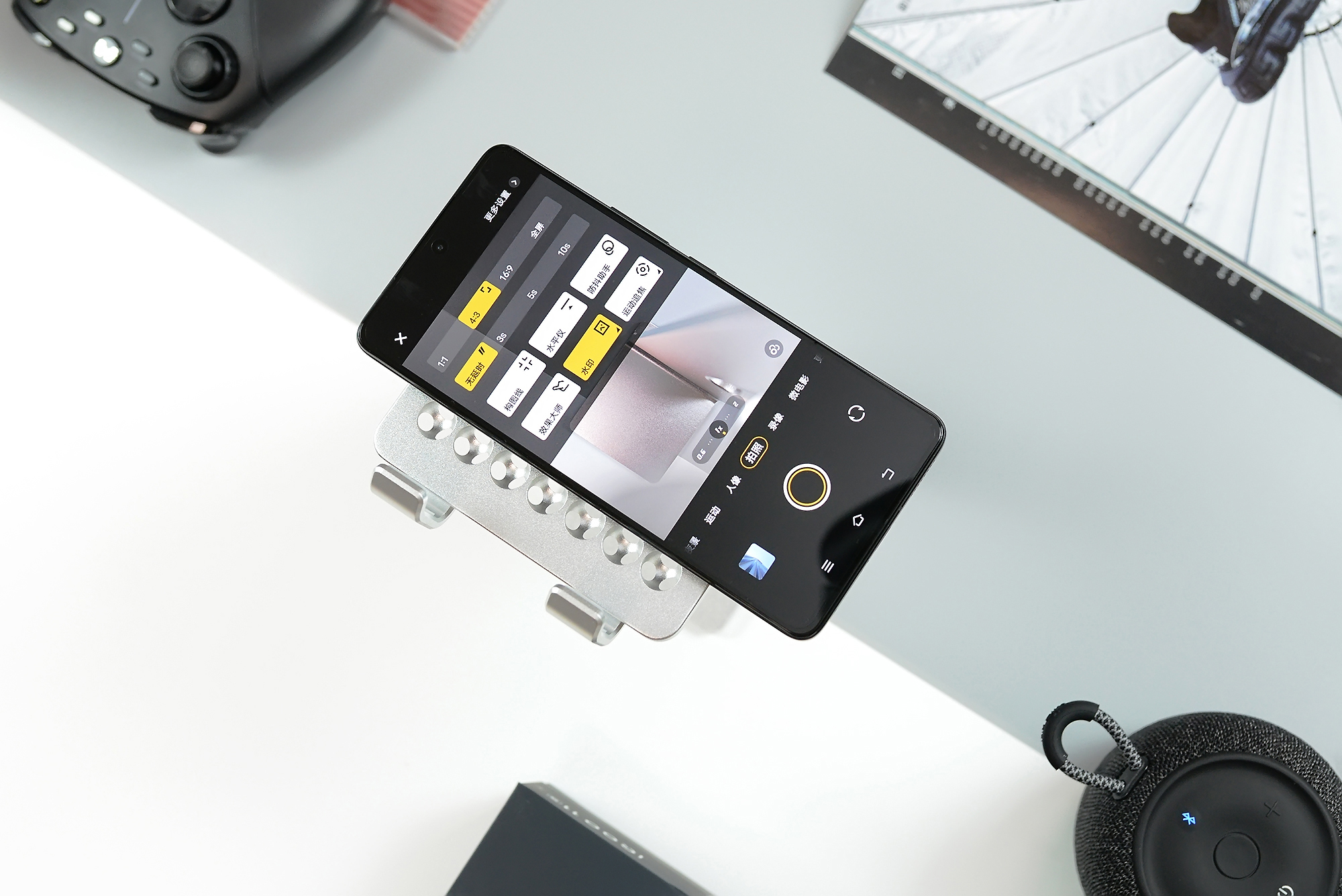 iQOO11S掀翻行业小饭桌，友谊小船真翻了：Super标准杯电竞旗舰