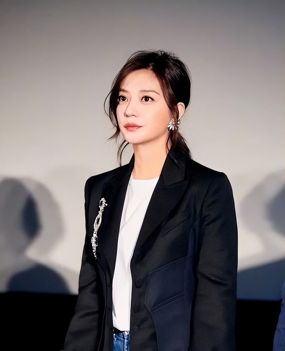 从演员到商人电影解析,从演员到一名亿万富翁