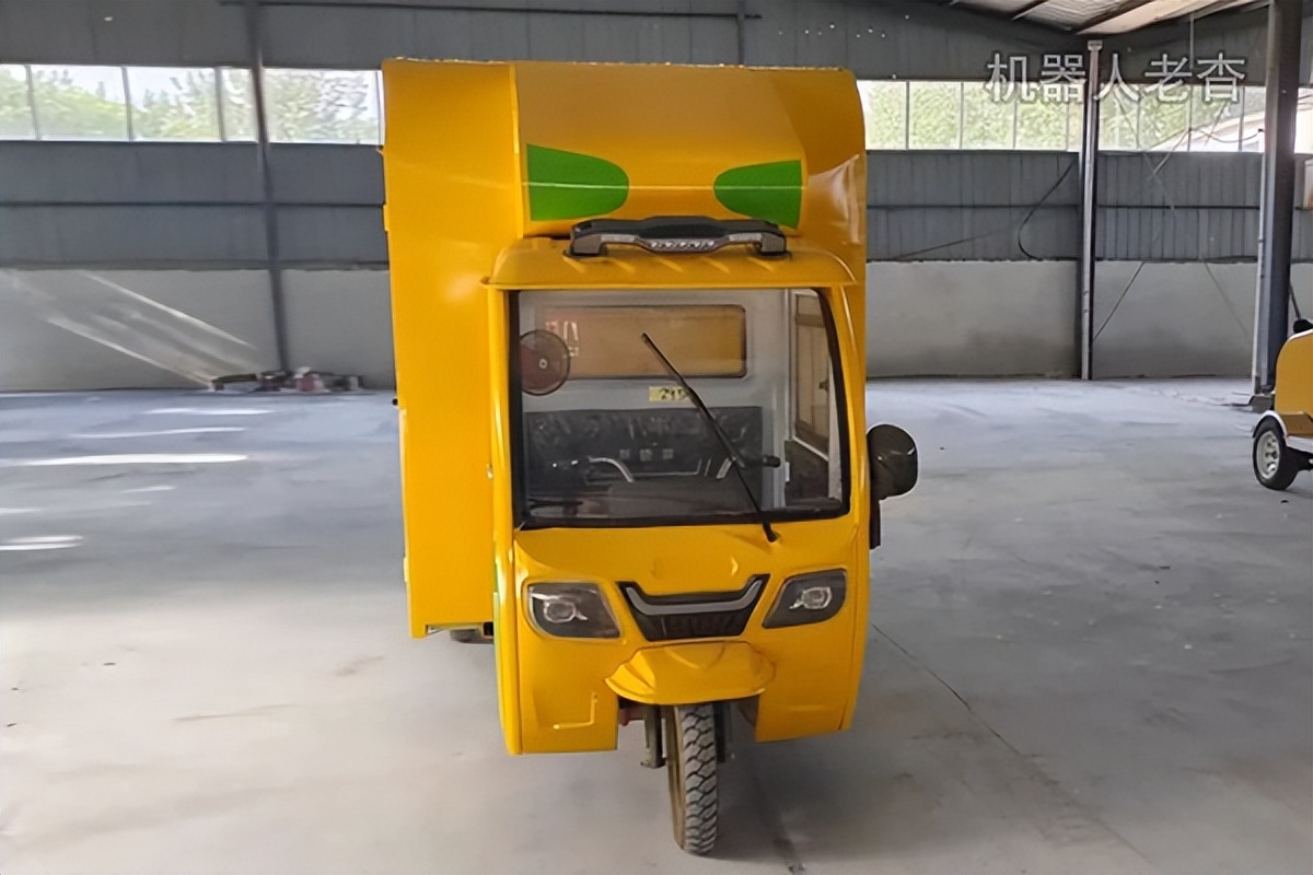 自改三轮小吃房车,几千块房车改造