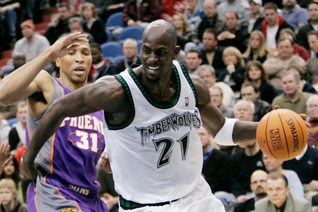 詹姆斯超越贾巴尔纪录视频,詹姆斯超越贾巴尔总得分的照片