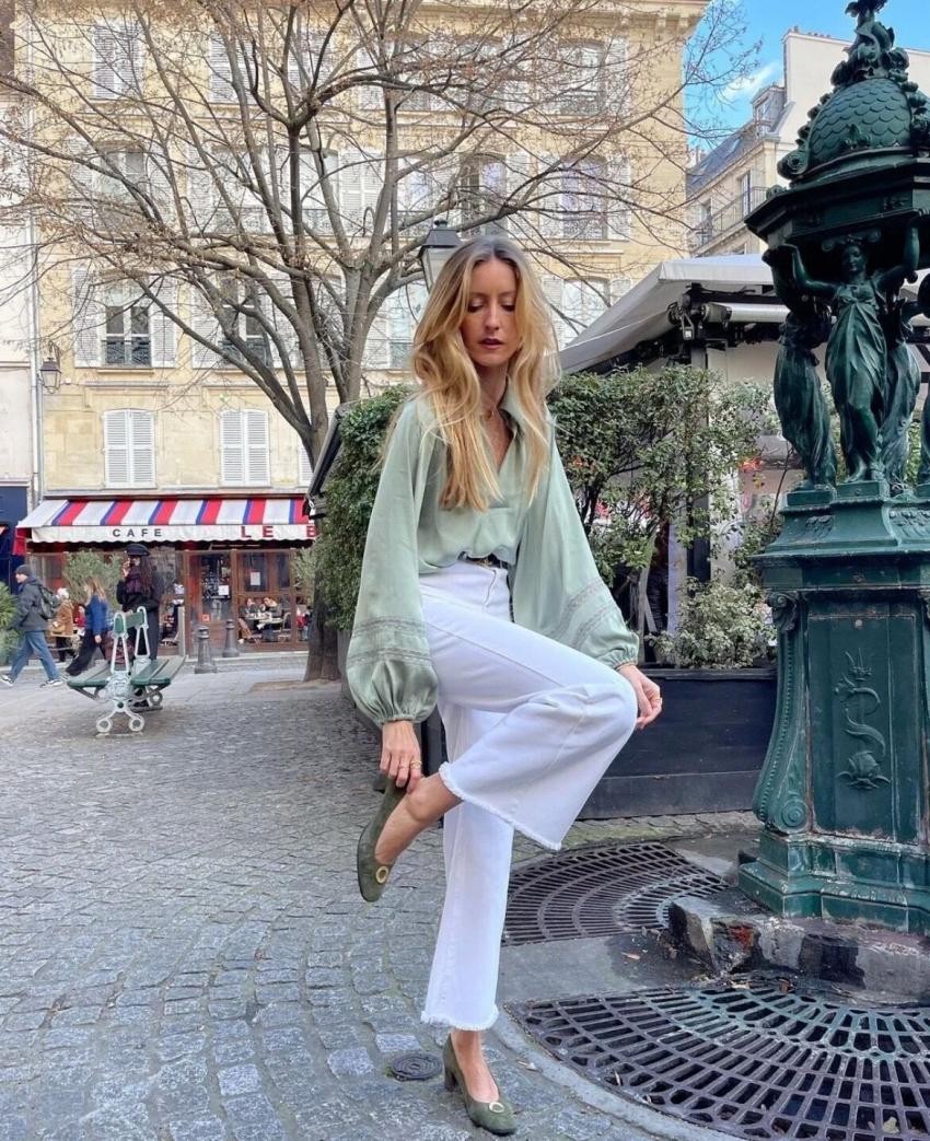 皮肤偏黑偏黄的女生穿什么颜色,皮肤黑的女人适合颜色