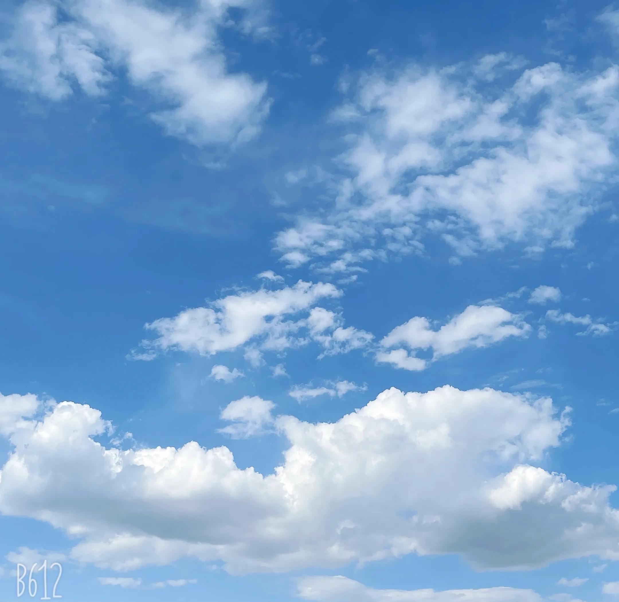 黄昏淡月照窗台时辰几个却离去月光不洒夜暗淡满河星辰不如月元姆