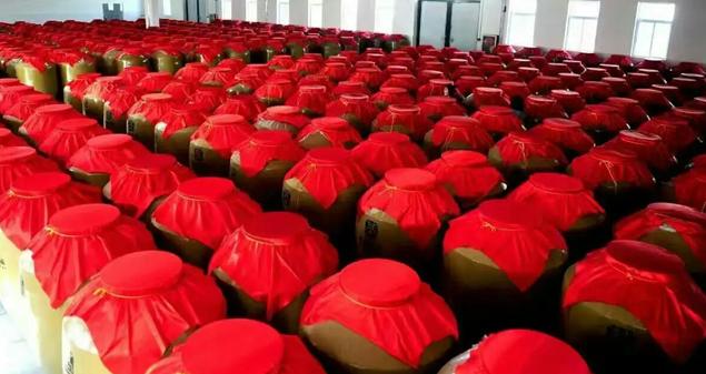 储存白酒应该倒满还是留一点,存大茬酒还是存二茬酒