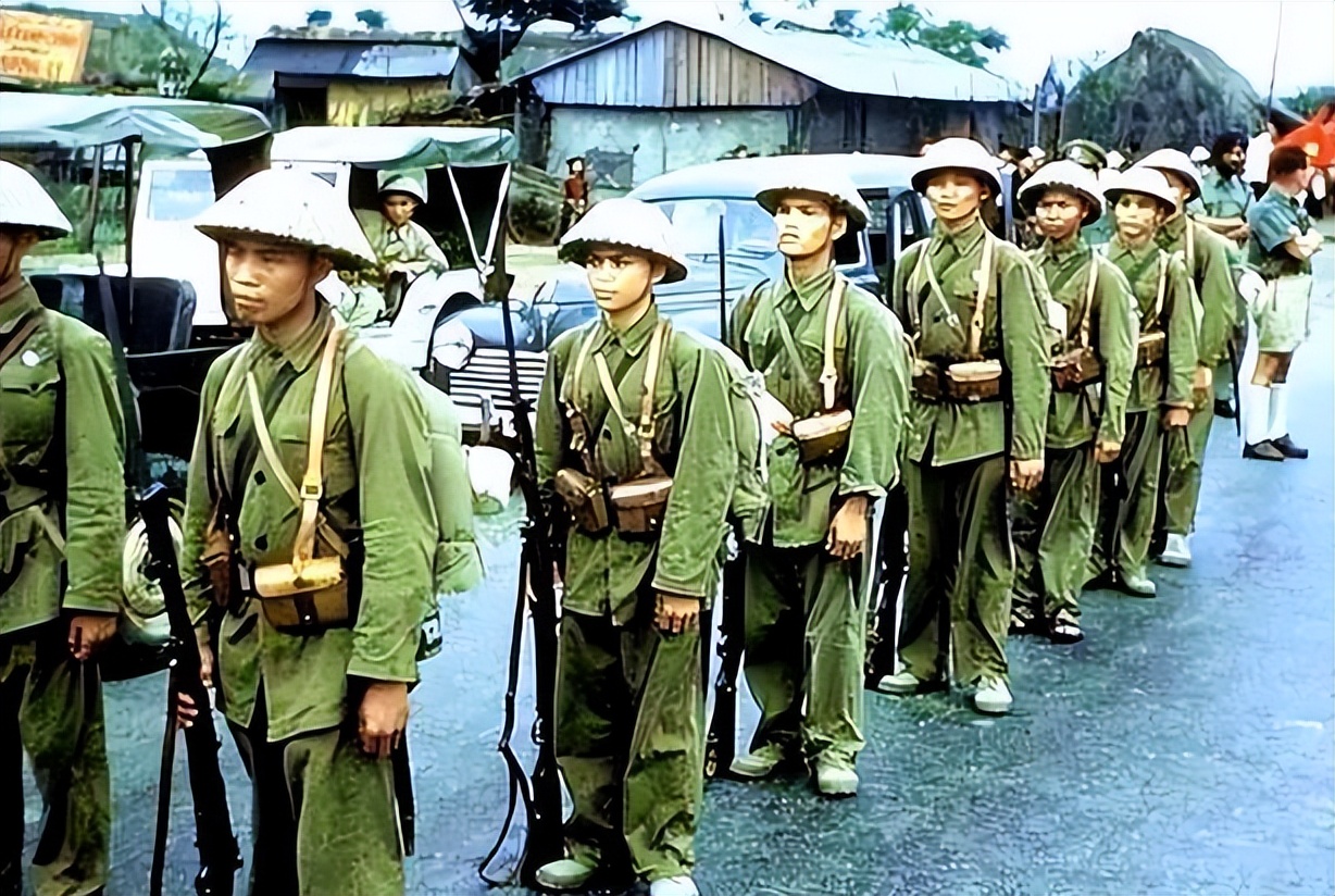 越南*队军**变*火军**商，女军官背LV包炫富，坍塌式腐败成世界之首