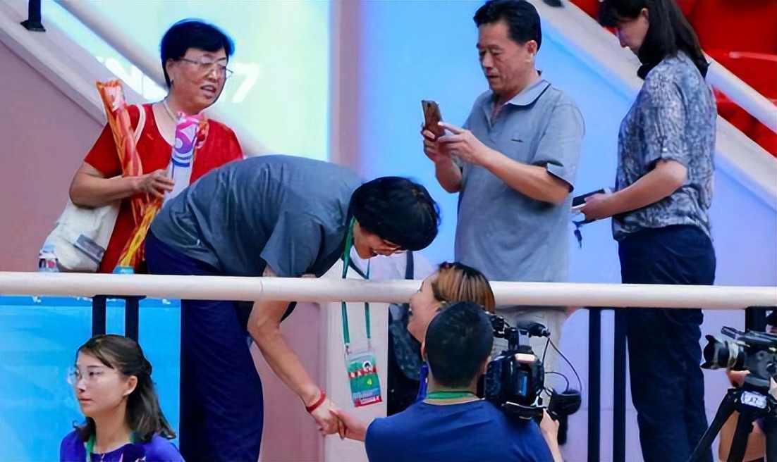 女排现任队长曾春蕾,女排曾春蕾照片曝光