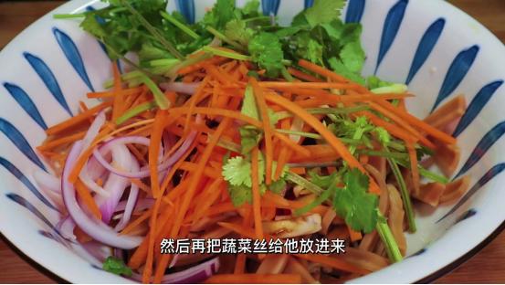 泡发鱿鱼最正确的方法,鱿鱼怎么泡发得更大