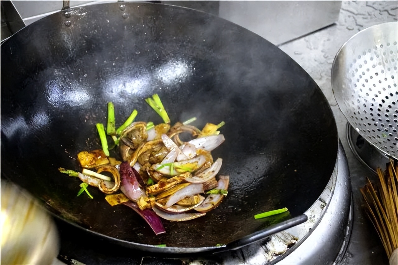 厨二代卖房开餐厅：“有些菜我不做就真的消失了”