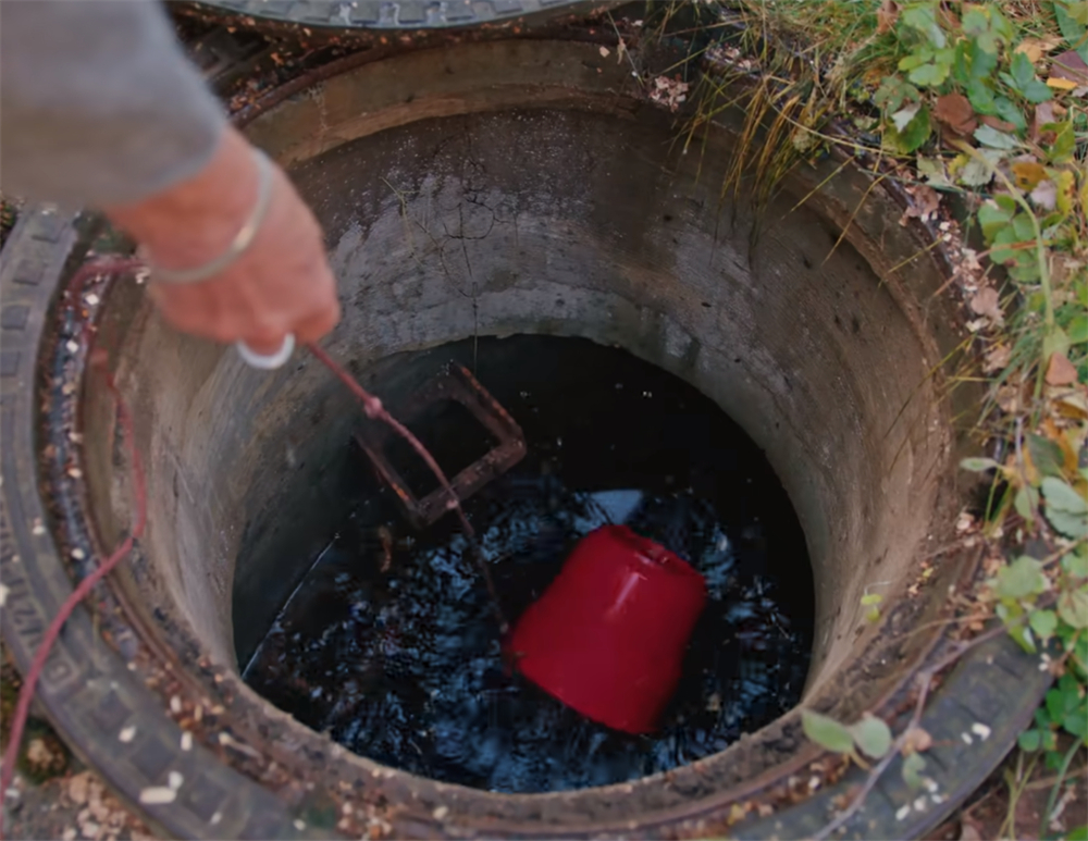 发现一位74岁奶奶的蜗居：16㎡小家没电没暖气，她却一住就是30年