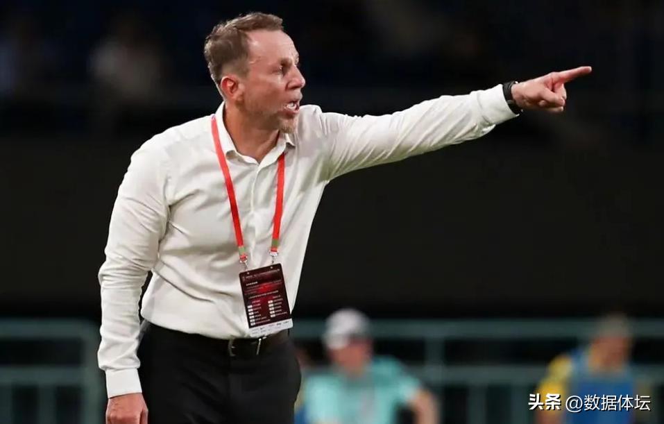 中国男足十大爆笑失误,中国男足教练奇葩事情