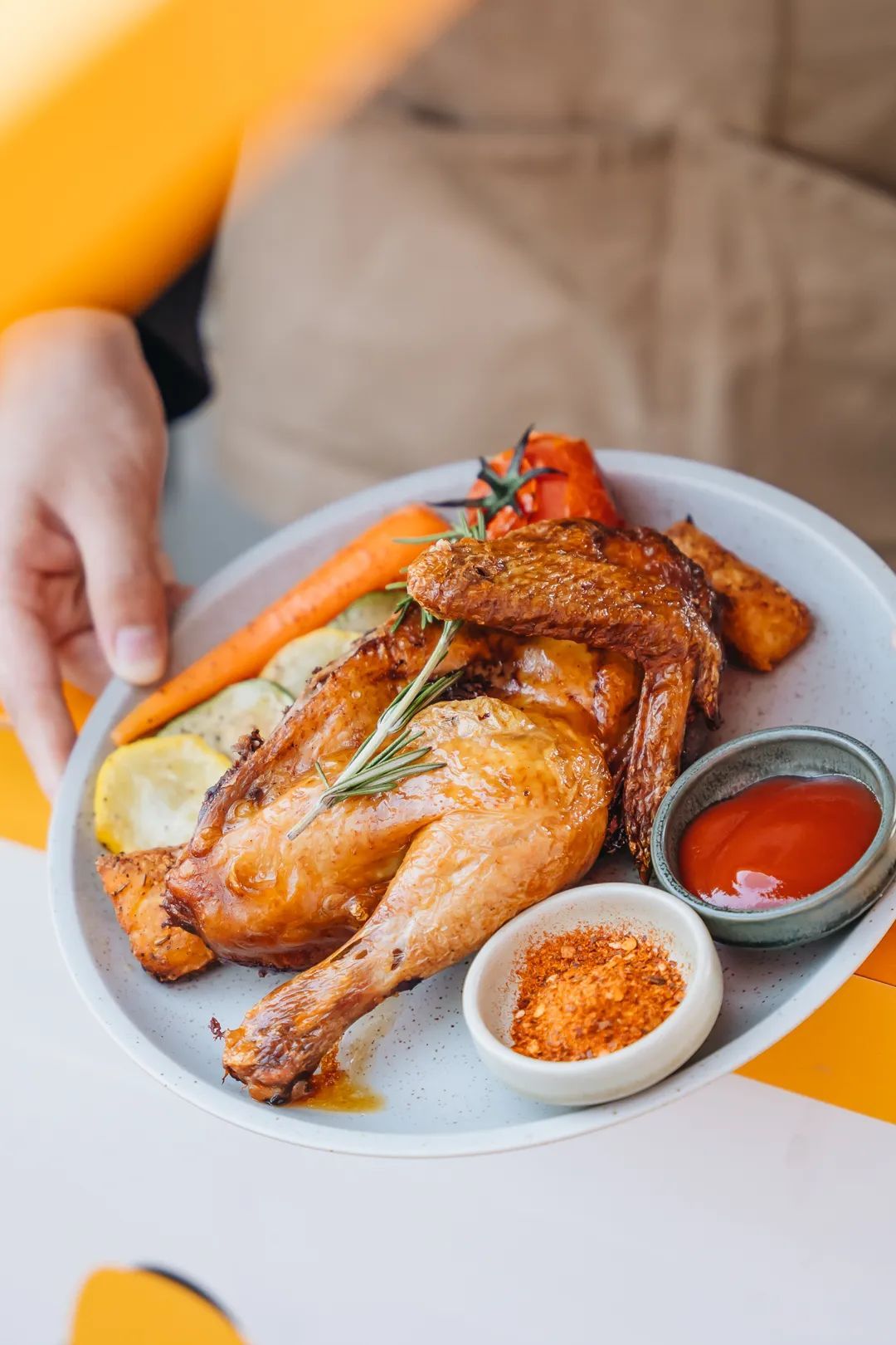 首家榴莲聚乐部受热捧，乐凯撒进一步夯实“榴莲专家”地位