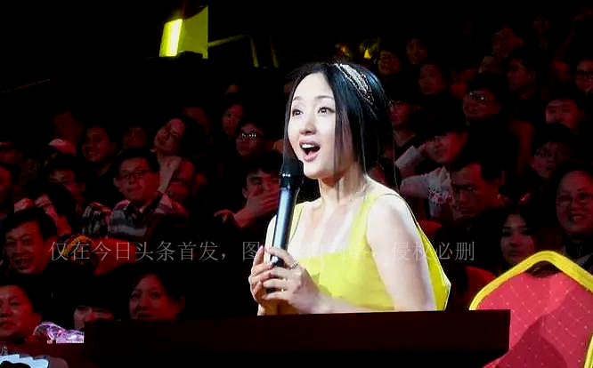 52岁杨钰莹怀孕了吗,杨钰莹近照肚子凸出引争议