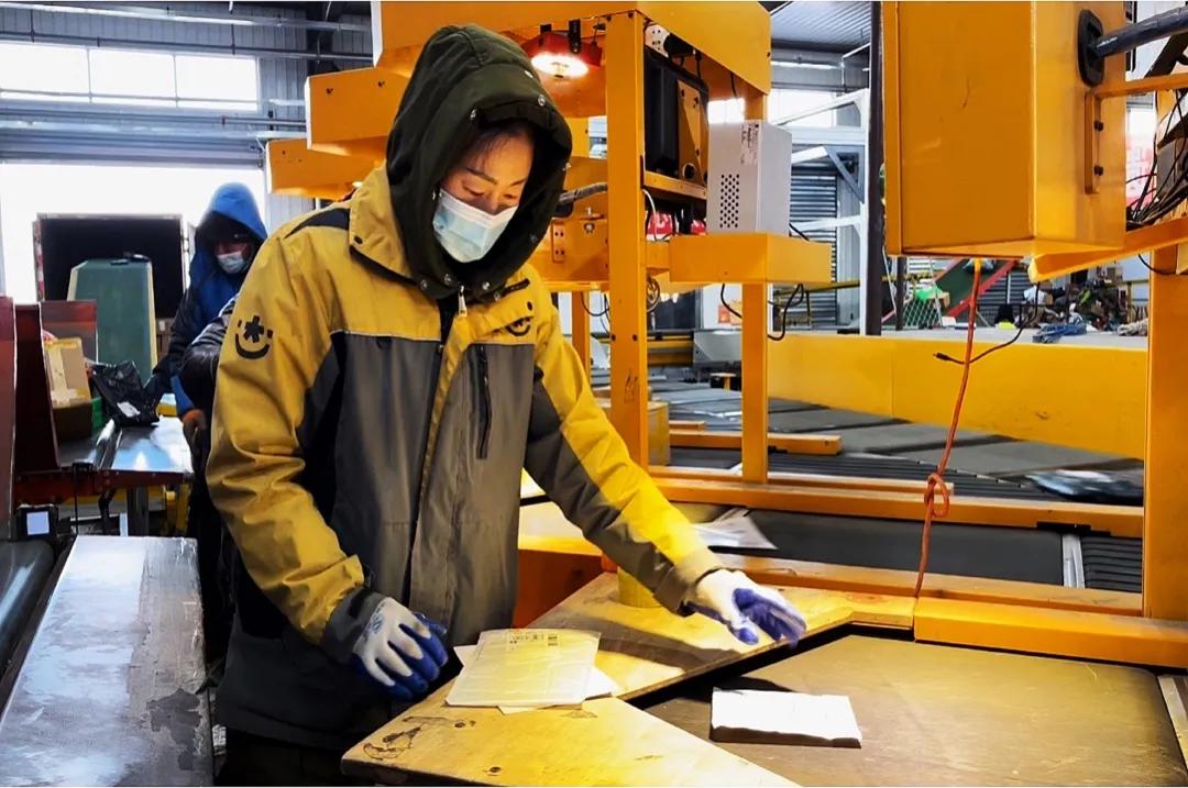 【新春走基层】现场采访，春节期间能不能收寄快递？