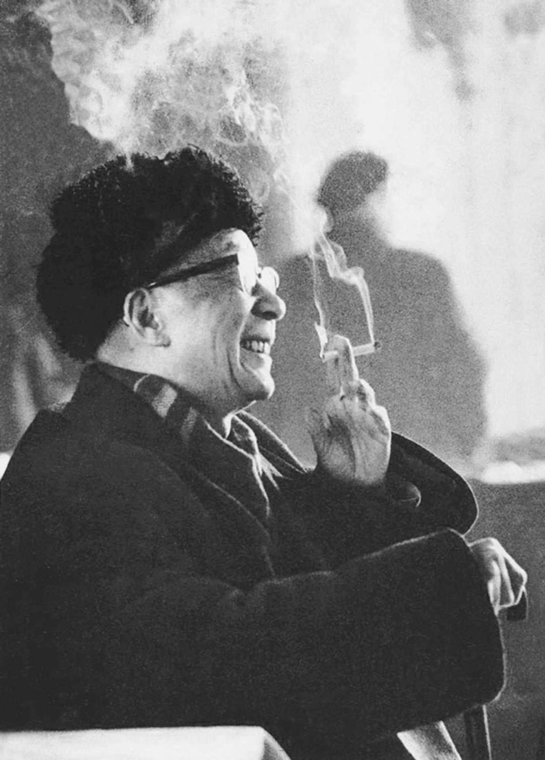 中国为什么禁不了*草烟**?