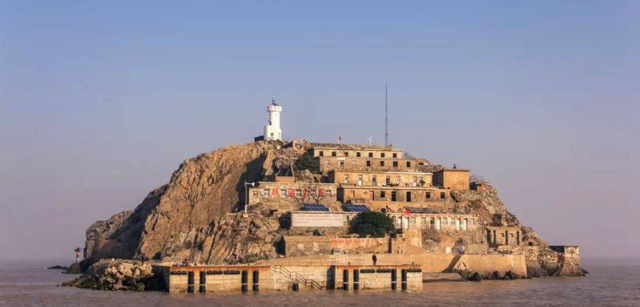 32年生活在孤岛,32年守的是岛更是家