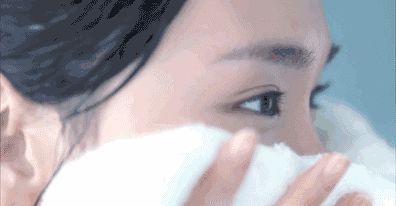 出现眼纹后按摩可以消除吗,手术下眼纹消除的最好方式